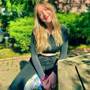 Meet your Posher, Stephanie